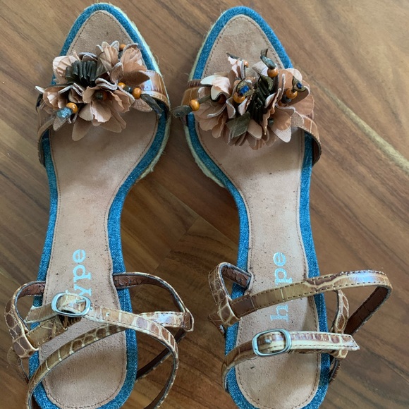 Denim Heels ~ HYPE - Picture 3 of 5